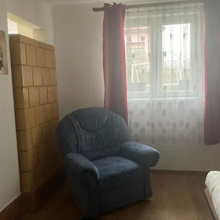 Napraforgo Vendeghaz * Veresegyház
