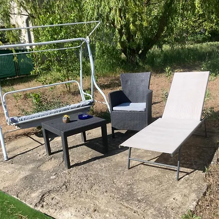 Napraforgo Vendeghaz * Veresegyház